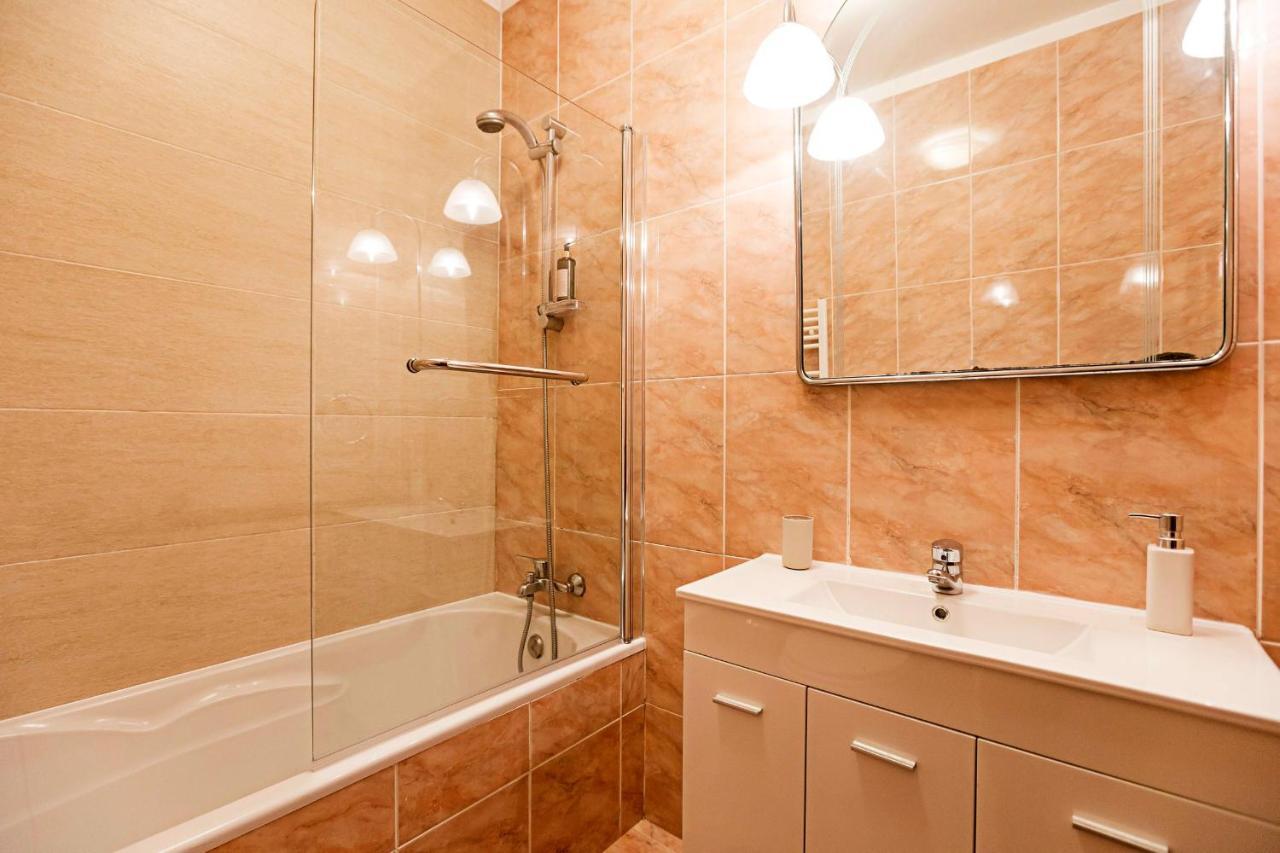 Spacious 2Br Flat In Gaia By Lovelystay Vila Nova de Gaia Exterior foto